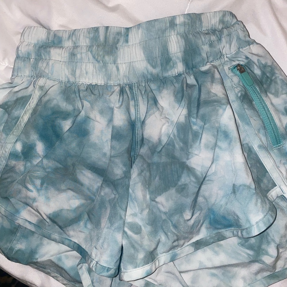 lululemon tracker shorts